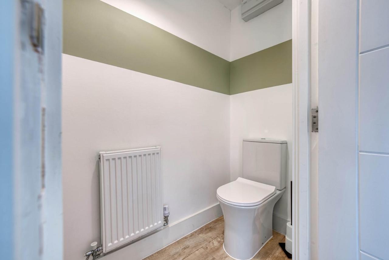 Luxurious Birmingham Home Private Parking Wifi - Near To Nec And Qeh Exterior photo