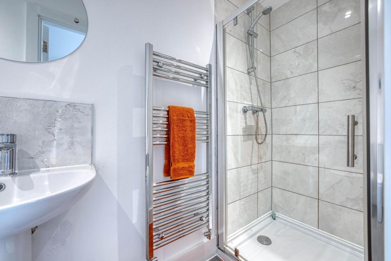 Luxurious Birmingham Home Private Parking Wifi - Near To Nec And Qeh Exterior photo